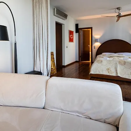 Dzīvoklis Old Luxury Studio